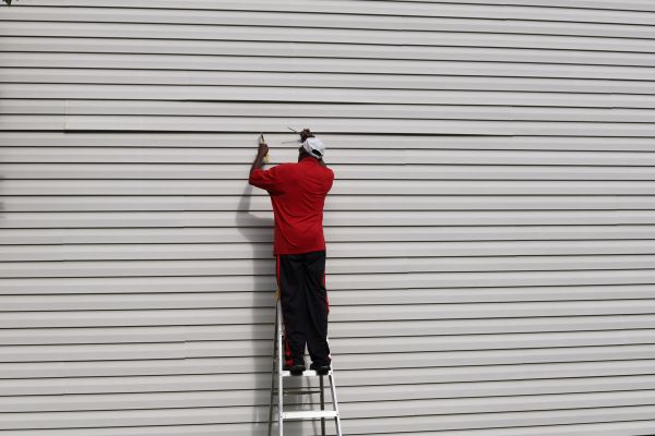 Loose Siding Repair in Wentzville